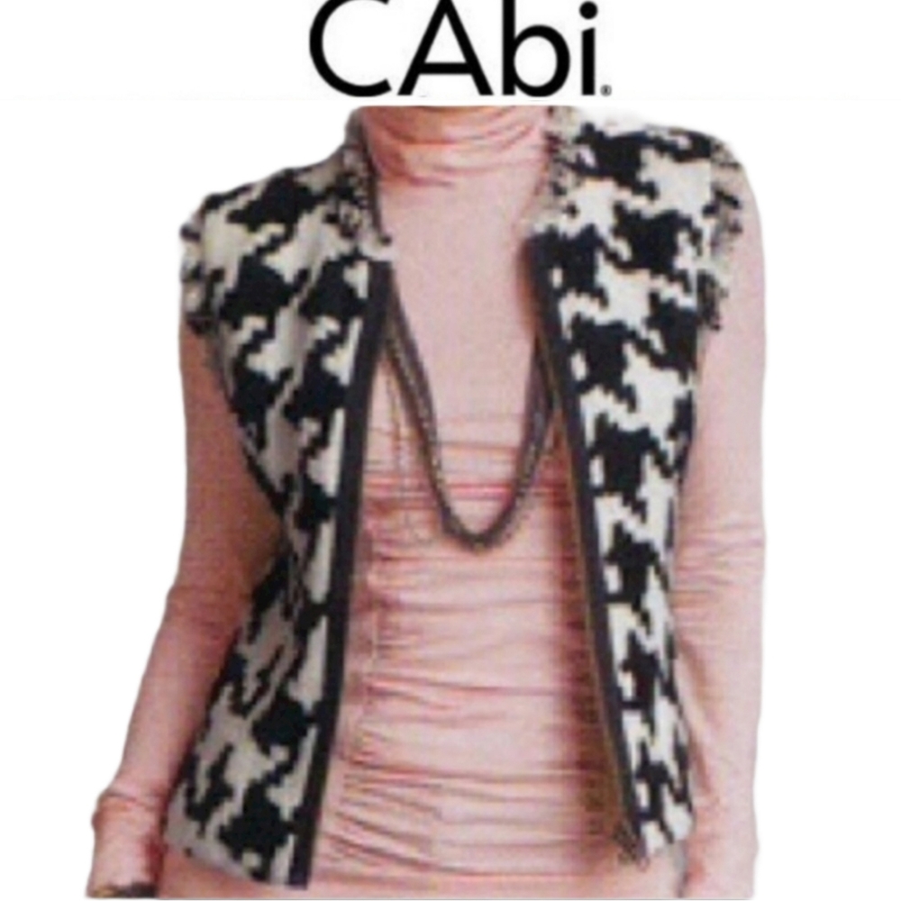 CAbi houndstooth cut off fringe zip vest size M